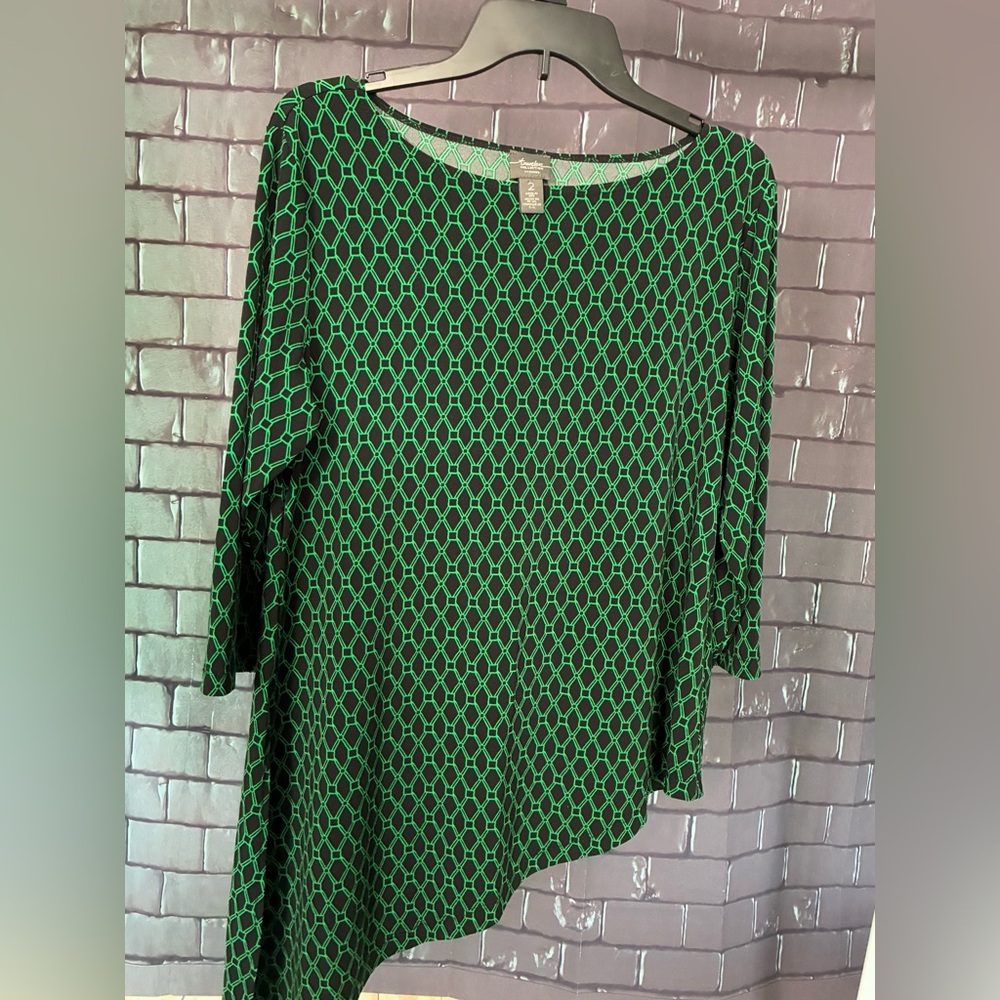 Chico's Travelers Green Patterned Women's Top